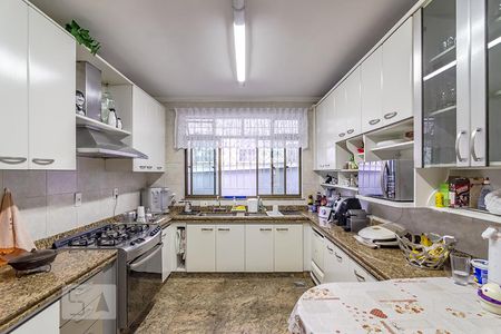 Casa à venda com 550m², 5 quartos e 5 vagas Casa à venda com 550m², 5 quartos e 5 vagasCozinha