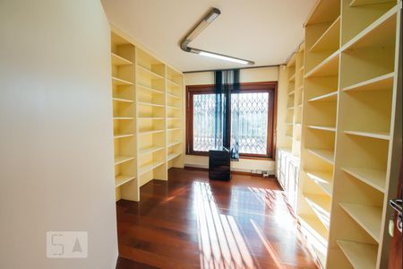 Casa à venda com 269m², 6 quartos e 2 vagas Casa à venda com 269m², 6 quartos e 2 vagasQuinto dormitório ou sala de arquivo