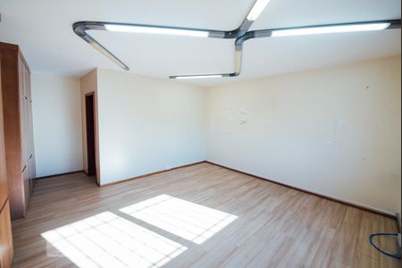 Casa à venda com 269m², 6 quartos e 2 vagas Casa à venda com 269m², 6 quartos e 2 vagasSuite ou sala diretor