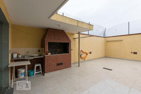 Casa à venda com 450m², 4 quartos e 8 vagasFundos - Churrasqueira