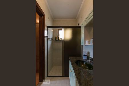 Casa à venda com 450m², 4 quartos e 8 vagas2o. Andar - Suíte 2 - Banheiro