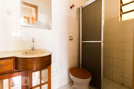 Banheiro de apartamento à venda com 2 quartos, 47m² em Cavalhada, Porto Alegre