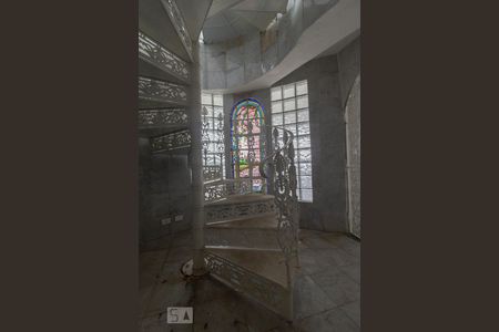 Apartamento para alugar com 700m², 4 quartos e 3 vagasEscada - Primeiro Piso