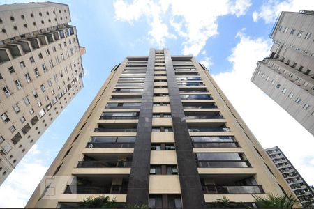 Apartamento à venda com 220m², 3 quartos e 4 vagasFachada