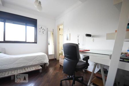 Apartamento à venda com 220m², 3 quartos e 4 vagas Apartamento à venda com 220m², 3 quartos e 4 vagasSuíte 2