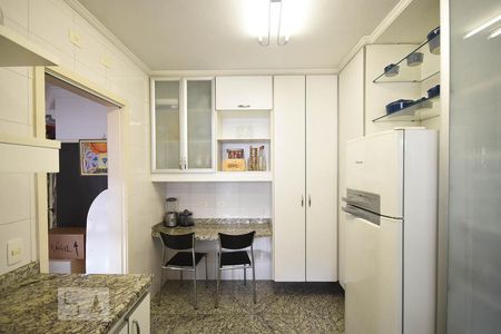 Apartamento à venda com 220m², 3 quartos e 4 vagas Apartamento à venda com 220m², 3 quartos e 4 vagasCozinha