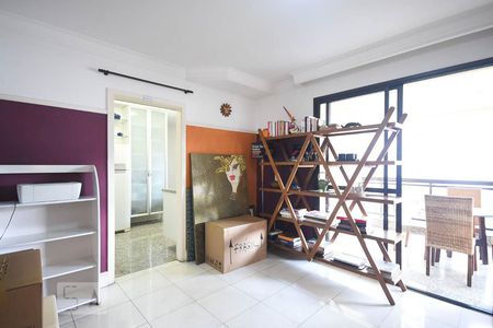 Apartamento à venda com 220m², 3 quartos e 4 vagas Apartamento à venda com 220m², 3 quartos e 4 vagasEscritório