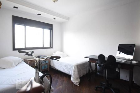 Apartamento à venda com 220m², 3 quartos e 4 vagas Apartamento à venda com 220m², 3 quartos e 4 vagasSuíte 1