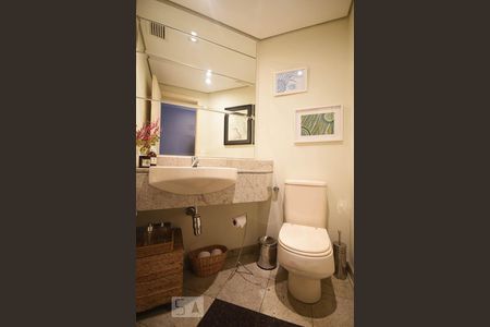 Apartamento à venda com 220m², 3 quartos e 4 vagas Apartamento à venda com 220m², 3 quartos e 4 vagasLavabo