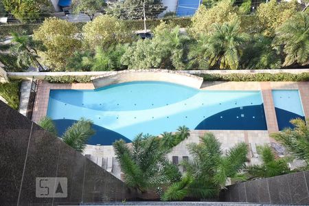 Apartamento à venda com 220m², 3 quartos e 4 vagas Apartamento à venda com 220m², 3 quartos e 4 vagasVista para área de lazer