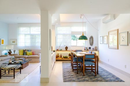 Apartamento à venda com 103m², 2 quartos e 2 vagas Apartamento à venda com 103m², 2 quartos e 2 vagasSala