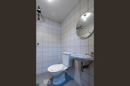 Apartamento à venda com 153m², 4 quartos e 3 vagas Apartamento à venda com 153m², 4 quartos e 3 vagasBanheiro de Serviço
