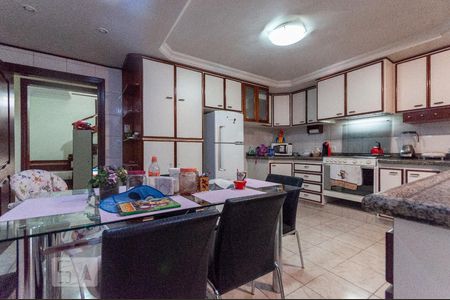 Casa à venda com 445m², 4 quartos e sem vaga Casa à venda com 445m², 4 quartos e sem vagaCozinha