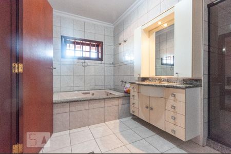 Casa à venda com 445m², 4 quartos e sem vaga Casa à venda com 445m², 4 quartos e sem vagaBanheiro Suíte Quarto 3