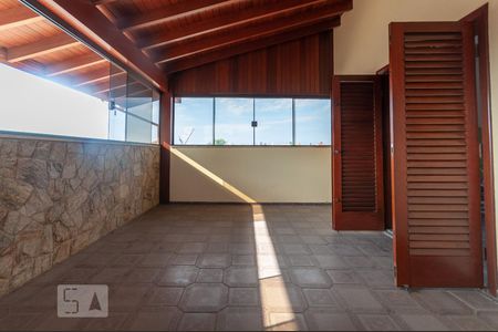 Casa à venda com 445m², 4 quartos e sem vaga Casa à venda com 445m², 4 quartos e sem vagaVaranda Sala Andar Superior