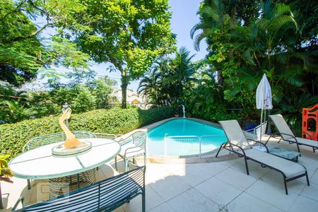 Casa de condomínio para alugar com 600m², 4 quartos e 3 vagasÁrea Externa