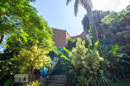 Casa de condomínio para alugar com 600m², 4 quartos e 3 vagasFachada