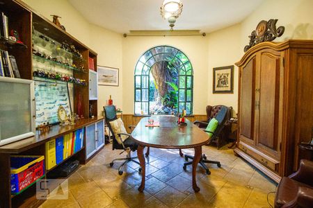 Casa de condomínio para alugar com 600m², 4 quartos e 3 vagasEscritório