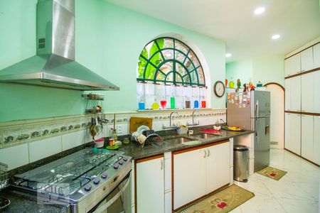 Casa de condomínio para alugar com 600m², 4 quartos e 3 vagasCozinha