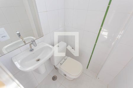 Casa de condomínio à venda com 104m², 3 quartos e 2 vagasBanheiro de Serviços