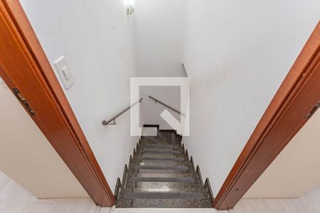 Casa de condomínio à venda com 104m², 3 quartos e 2 vagasEscadas
