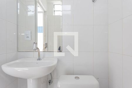 Casa de condomínio à venda com 104m², 3 quartos e 2 vagasBanheiro de Serviços