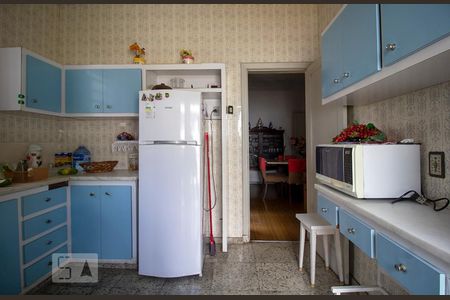 Casa à venda com 476m², 3 quartos e 2 vagas Casa à venda com 476m², 3 quartos e 2 vagasCozinha