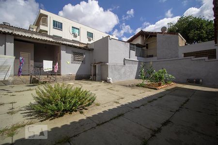 Casa à venda com 476m², 3 quartos e 2 vagas Casa à venda com 476m², 3 quartos e 2 vagasQuintal