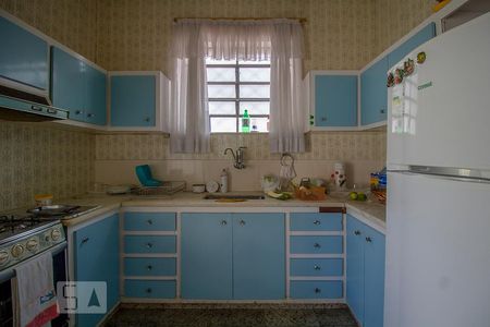 Casa à venda com 476m², 3 quartos e 2 vagas Casa à venda com 476m², 3 quartos e 2 vagasCozinha