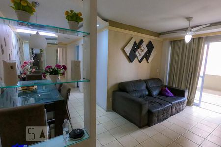 Sala de apartamento para alugar com 3 quartos, 76m² em Pilares, Rio de Janeiro