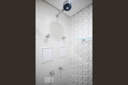 Detalhe do banheiro suíte  de kitnet/studio para alugar com 1 quarto, 35m² em Real Parque, São Paulo