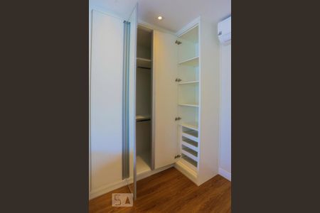 Quarto Armários de apartamento para alugar com 1 quarto, 40m² em Sumarezinho, São Paulo