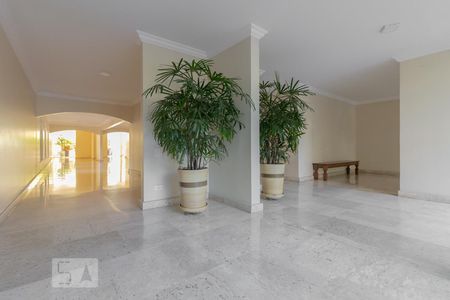 Apartamento à venda com 74m², 2 quartos e 1 vaga Apartamento à venda com 74m², 2 quartos e 1 vagaHall social