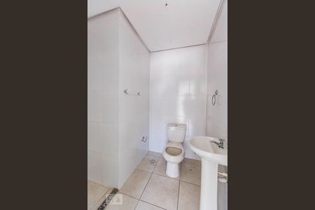 Banheiro social de apartamento para alugar com 2 quartos, 68m² em Tristeza, Porto Alegre