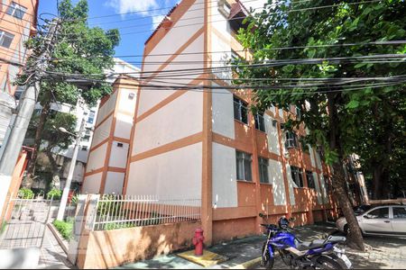 Apartamento à venda com 72m², 3 quartos e 1 vaga Apartamento à venda com 72m², 3 quartos e 1 vagaFachada - Estacionamento