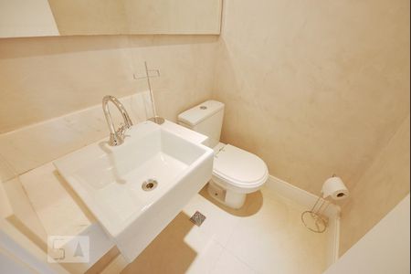 Lavabo de apartamento para alugar com 2 quartos, 90m² em Sumaré, São Paulo