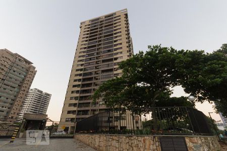 Apartamento para alugar com 144m², 4 quartos e 2 vagasFachada