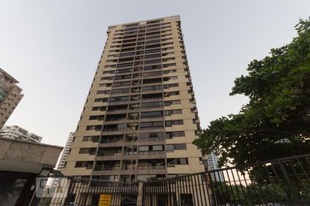 Apartamento para alugar com 144m², 4 quartos e 2 vagasFachada