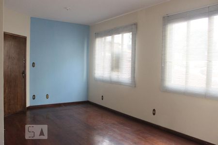 Sala de apartamento para alugar com 3 quartos, 85m² em Sagrada Familia, Belo Horizonte