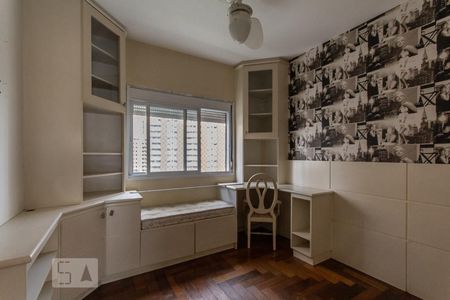 Apartamento à venda com 248m², 4 quartos e 3 vagas Apartamento à venda com 248m², 4 quartos e 3 vagasSuíte 2