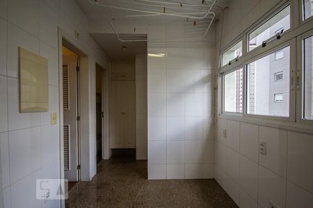Apartamento à venda com 248m², 4 quartos e 3 vagas Apartamento à venda com 248m², 4 quartos e 3 vagasÁrea de serviço