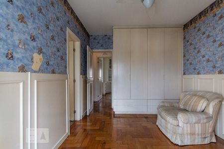 Apartamento à venda com 248m², 4 quartos e 3 vagas Apartamento à venda com 248m², 4 quartos e 3 vagasSuíte 1