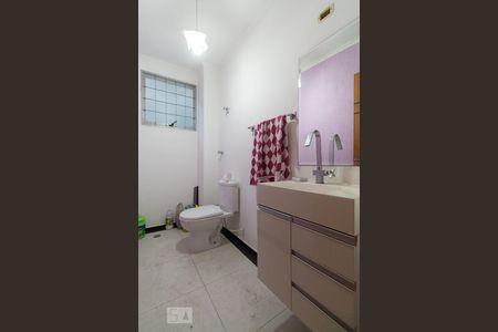 Casa à venda com 250m², 3 quartos e sem vaga Casa à venda com 250m², 3 quartos e sem vagaLavabo