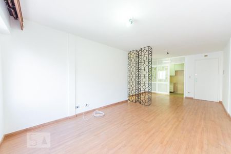 Sala de estar de apartamento para alugar com 1 quarto, 60m² em Jardim Paulista, São Paulo