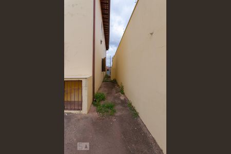 Casa para alugar com 350m², 5 quartos e sem vagaQuintal lateral