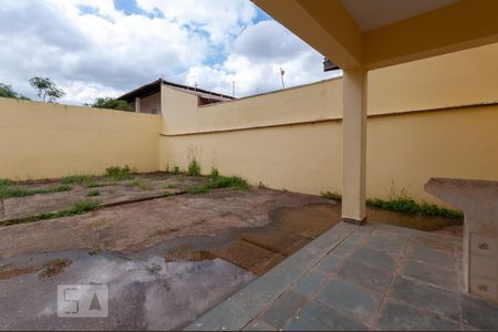 Casa para alugar com 350m², 5 quartos e sem vagaQuintal