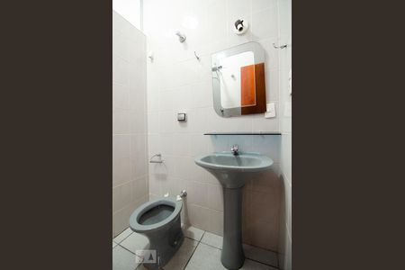 Casa à venda com 200m², 3 quartos e sem vaga Casa à venda com 200m², 3 quartos e sem vagaBanheiro