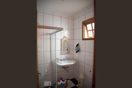 Casa à venda com 180m², 3 quartos e 4 vagas Casa à venda com 180m², 3 quartos e 4 vagasBanheiro social