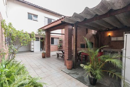 Casa à venda com 400m², 7 quartos e 4 vagasQuintal dos fundos 