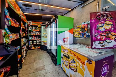 Apartamento à venda com 56m², 2 quartos e 1 vagamini market